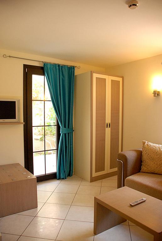 Costa Queen Suites Gümbet Buitenkant foto
