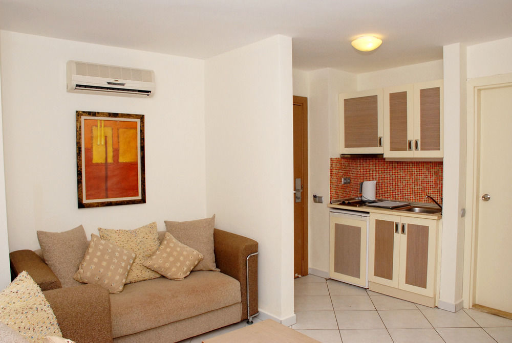 Costa Queen Suites Gümbet Buitenkant foto