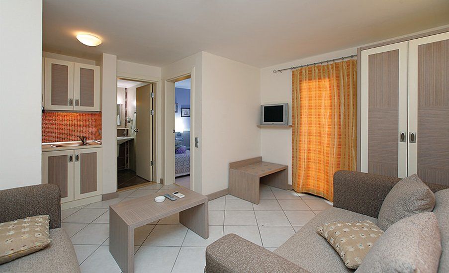 Costa Queen Suites Gümbet Buitenkant foto