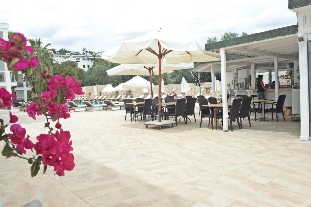 Costa Queen Suites Gümbet Buitenkant foto
