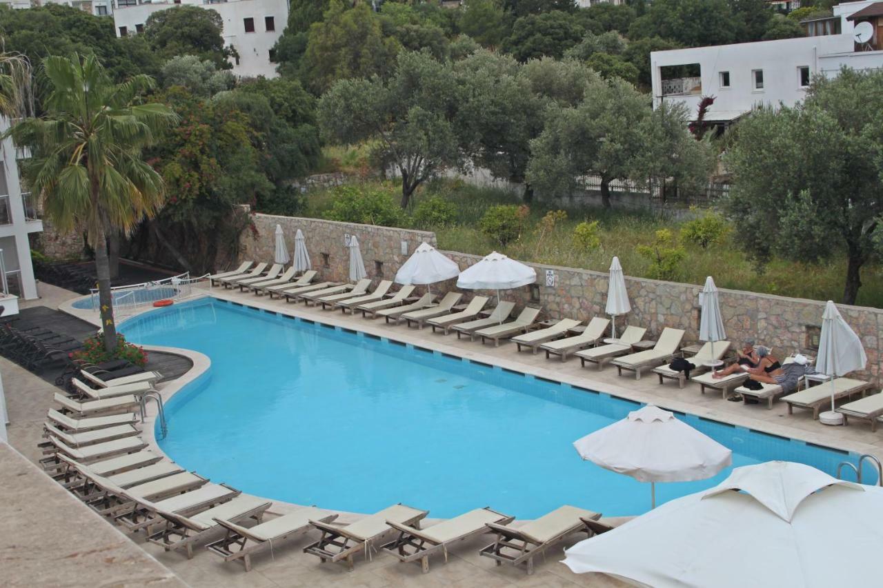 Costa Queen Suites Gümbet Buitenkant foto