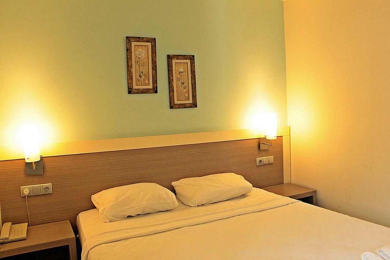 Costa Queen Suites Gümbet Buitenkant foto