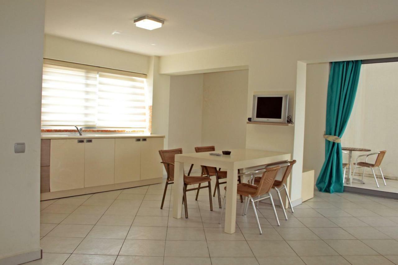 Costa Queen Suites Gümbet Buitenkant foto