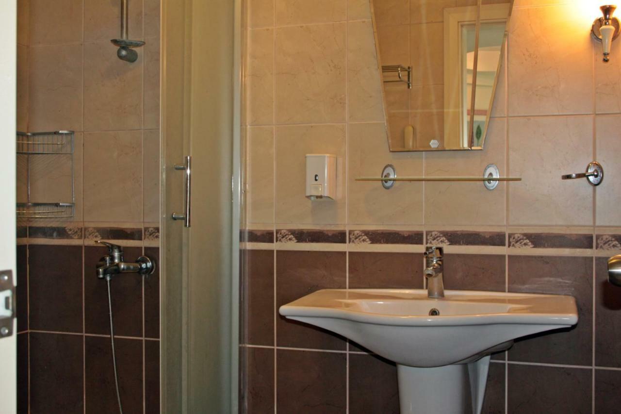 Costa Queen Suites Gümbet Buitenkant foto